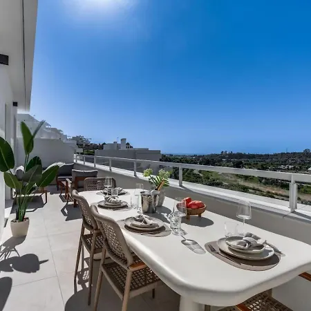 Brand New Penthouse In Apartment *