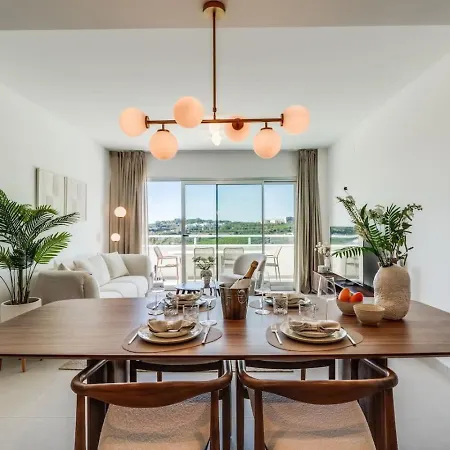 Brand New Penthouse In * 에스테포나